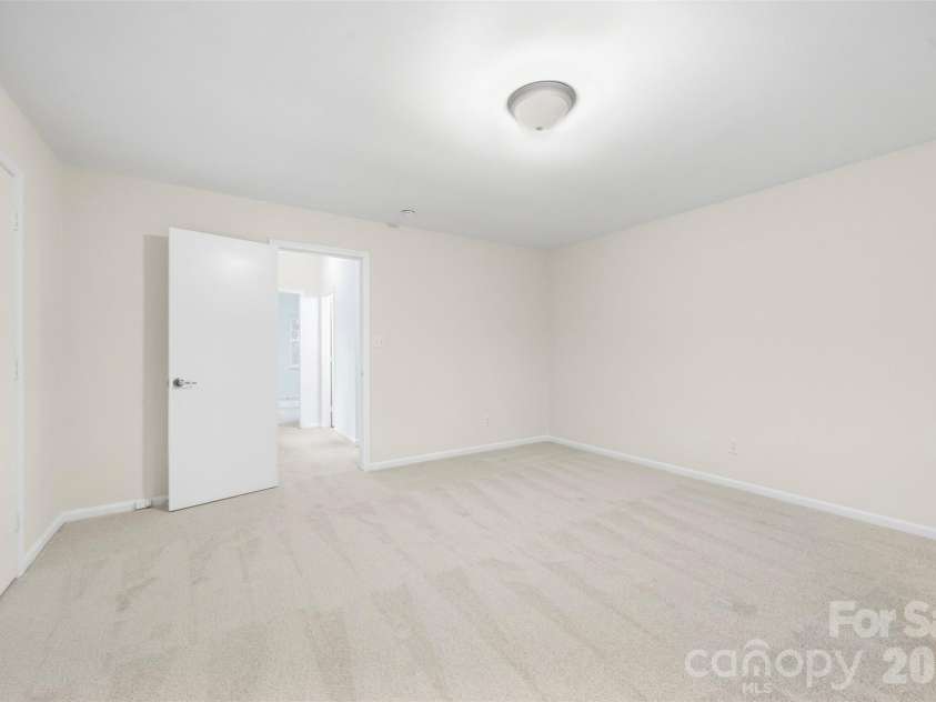 7401 Park Vista Circle, Charlotte, NC 28226.  MLS# CAR4426415, YatesRealty ID 34347. Second floor Bedroom #1
