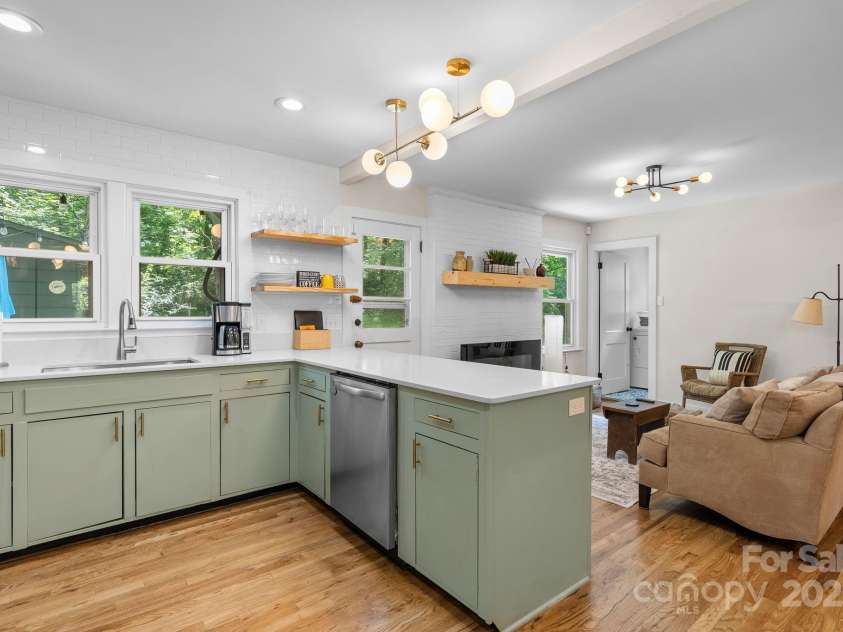 75 Craven Hill Circle, Black Mountain, NC 28711.  MLS# CAR4283464, YatesRealty ID 34347. 