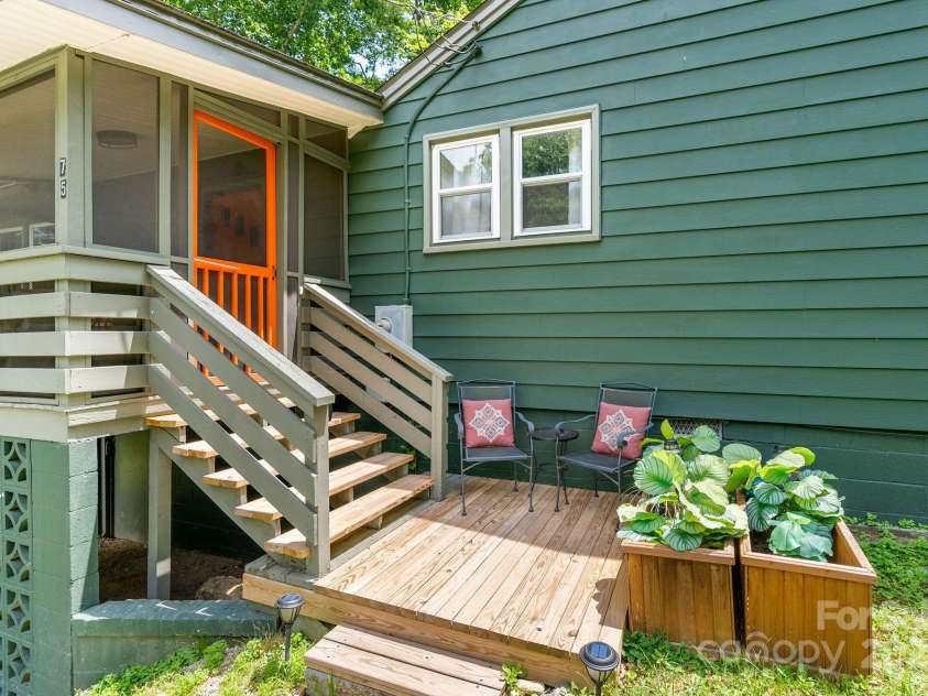 75 Craven Hill Circle, Black Mountain, NC 28711.  MLS# CAR4283464, YatesRealty ID 34347. 