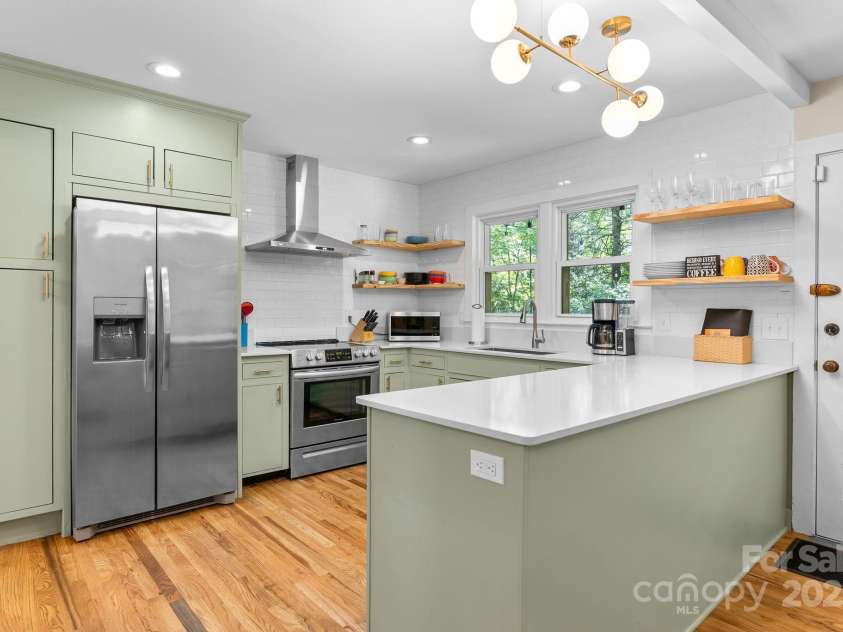 75 Craven Hill Circle, Black Mountain, NC 28711.  MLS# CAR4283464, YatesRealty ID 34347. All appliances convey