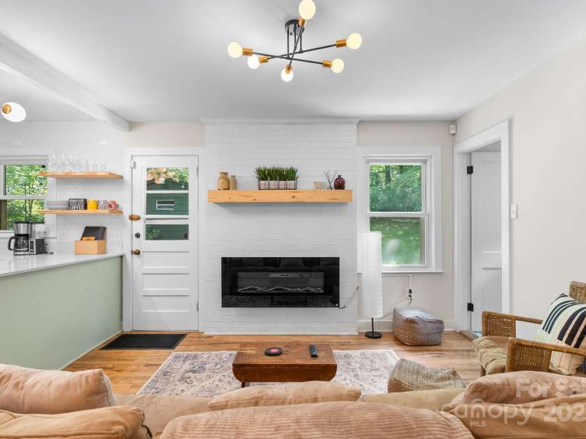 75 Craven Hill Circle, Black Mountain, NC 28711.  MLS# CAR4283464, YatesRealty ID 34347. Fully remodeled in Black Mountain!
