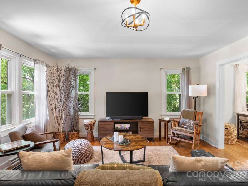 75 Craven Hill Circle, Black Mountain, NC 28711.  MLS# CAR4283464, YatesRealty ID 34347. Natural light fills the living room