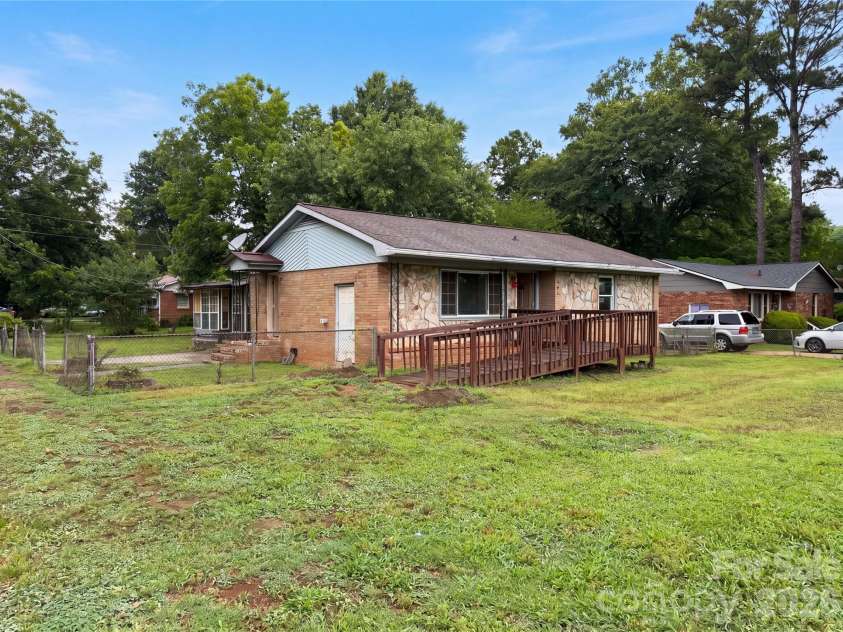 901 Steele Street, Fort Mill, SC 29715.  MLS# CAR4397959, YatesRealty ID 34348. 