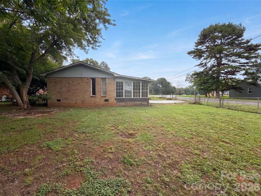 901 Steele Street, Fort Mill, SC 29715.  MLS# CAR4397959, YatesRealty ID 34348. 