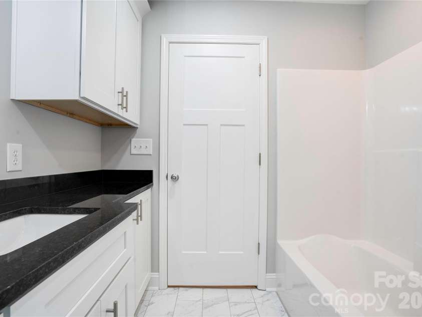 2822 Bettis Road, Grover, NC 28073.  MLS# CAR4333604, YatesRealty ID 3435. Hall Bath