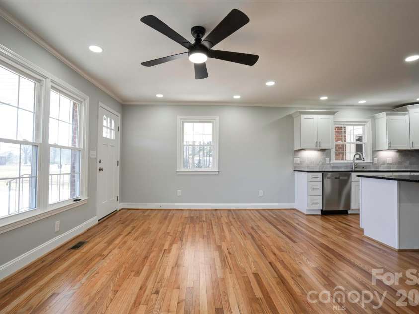 2822 Bettis Road, Grover, NC 28073.  MLS# CAR4333604, YatesRealty ID 3435. Living Room