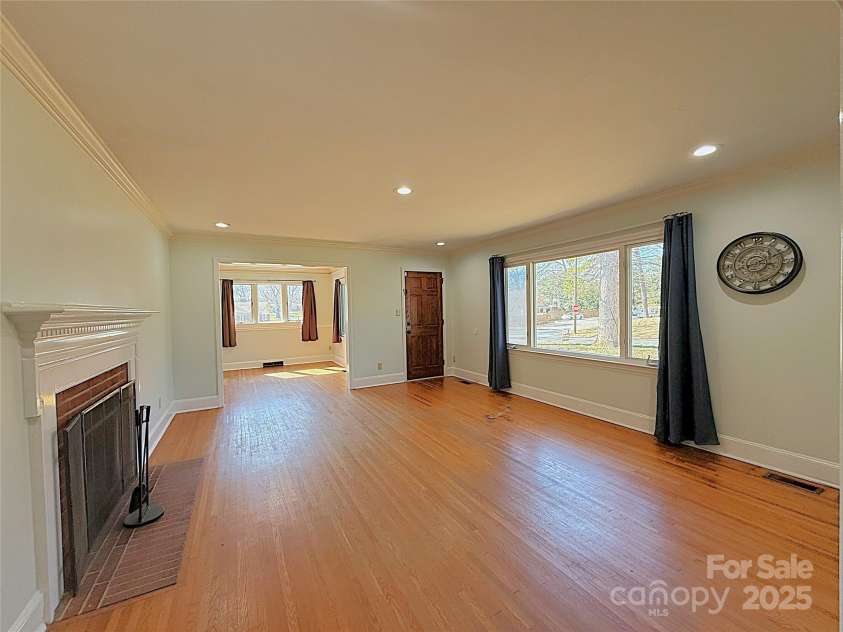 4800 Kipling Drive, Charlotte, NC 28212.  MLS# CAR4229366, YatesRealty ID 3435. 