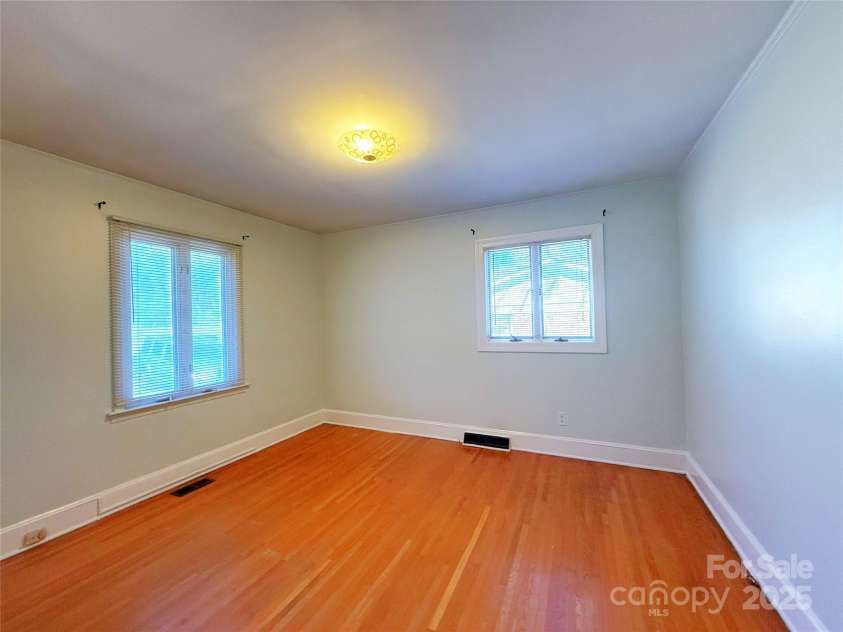 4800 Kipling Drive, Charlotte, NC 28212.  MLS# CAR4229366, YatesRealty ID 3435. 