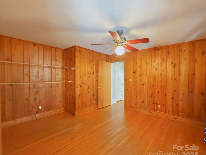4800 Kipling Drive, Charlotte, NC 28212.  MLS# CAR4229366, YatesRealty ID 3435. 