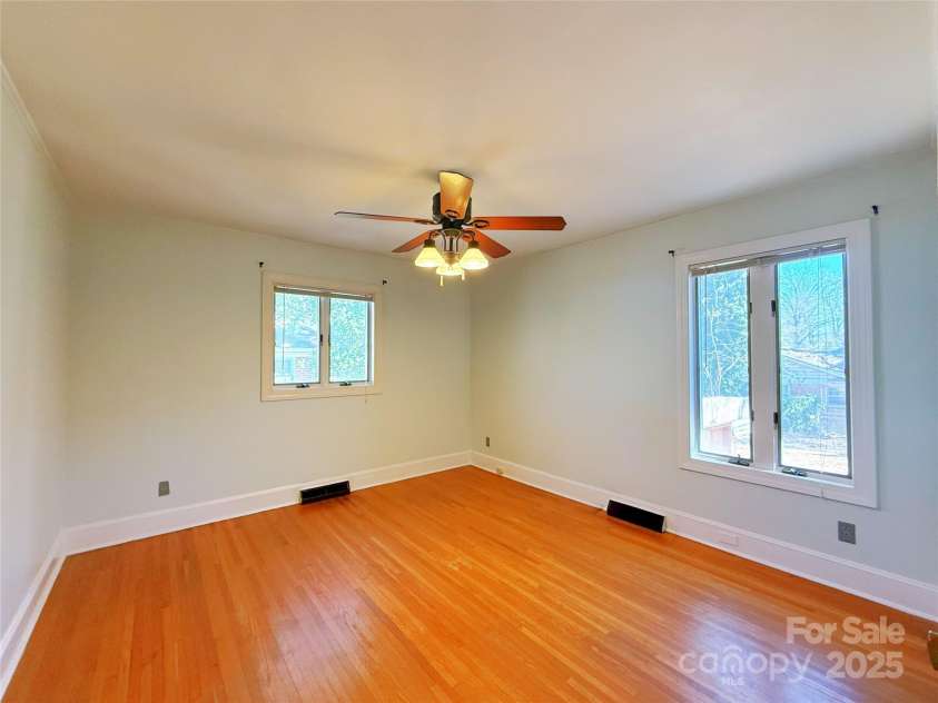 4800 Kipling Drive, Charlotte, NC 28212.  MLS# CAR4229366, YatesRealty ID 3435. 