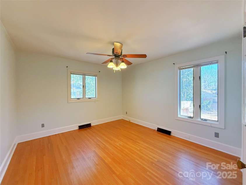 4800 Kipling Drive, Charlotte, NC 28212.  MLS# CAR4229366, YatesRealty ID 3435. 