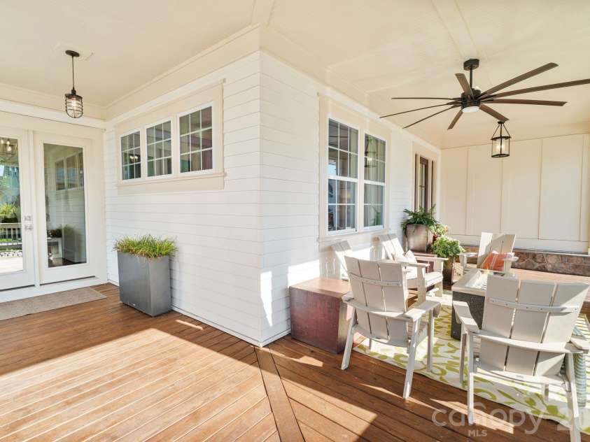 452 Luray Way, Rock Hill, SC 29730.  MLS# CAR4389360, YatesRealty ID 34350. Front wraparoundporch.