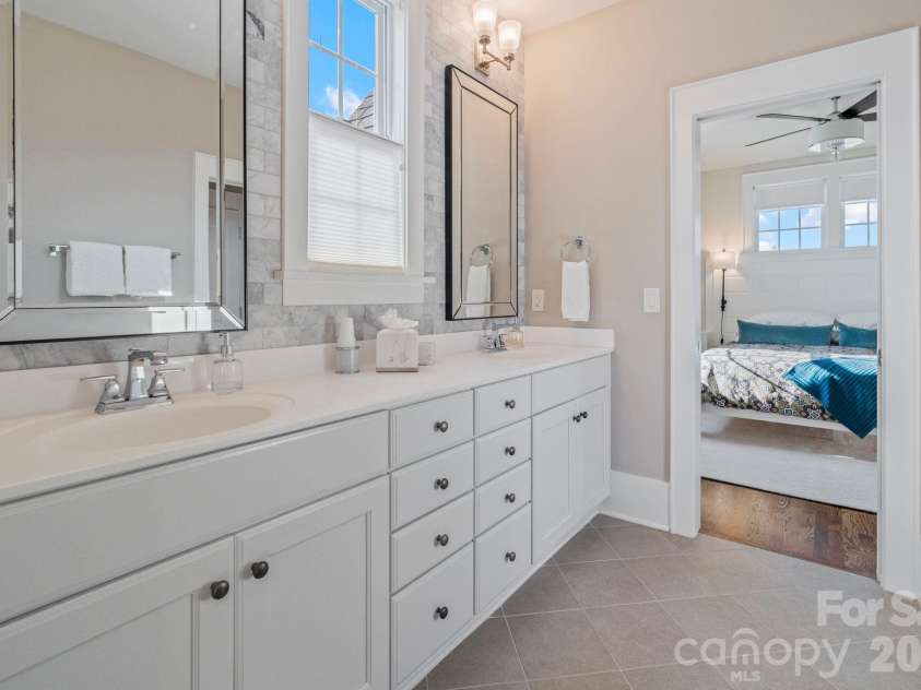 452 Luray Way, Rock Hill, SC 29730.  MLS# CAR4389360, YatesRealty ID 34350. Jack-and-Jill bathroom.