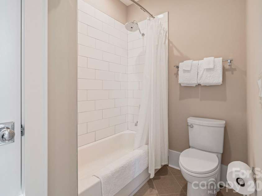 452 Luray Way, Rock Hill, SC 29730.  MLS# CAR4389360, YatesRealty ID 34350. Jack-and-Jill bathroom.