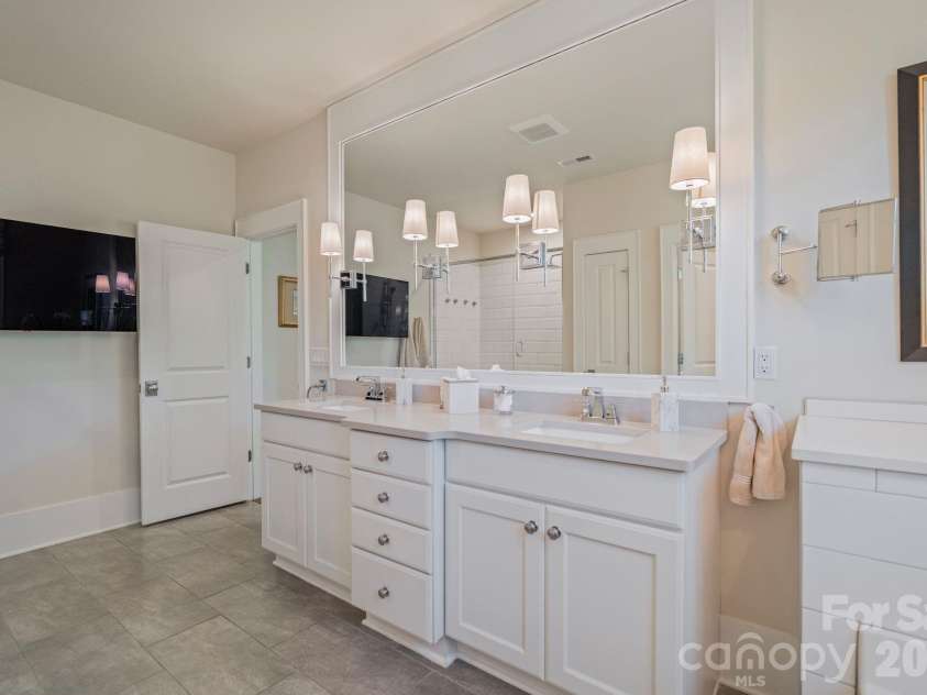 452 Luray Way, Rock Hill, SC 29730.  MLS# CAR4389360, YatesRealty ID 34350. Primary bathroom.