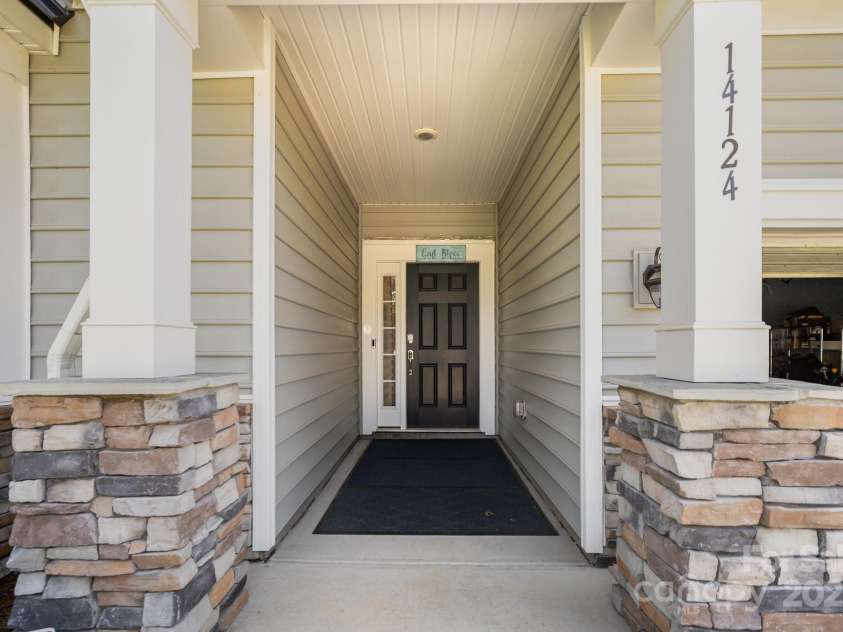 14124 Southbridge Forest Drive, Charlotte, NC 28273.  MLS# CAR4283186, YatesRealty ID 34351. 