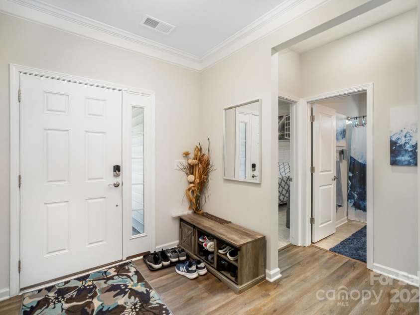 14124 Southbridge Forest Drive, Charlotte, NC 28273.  MLS# CAR4283186, YatesRealty ID 34351. 
