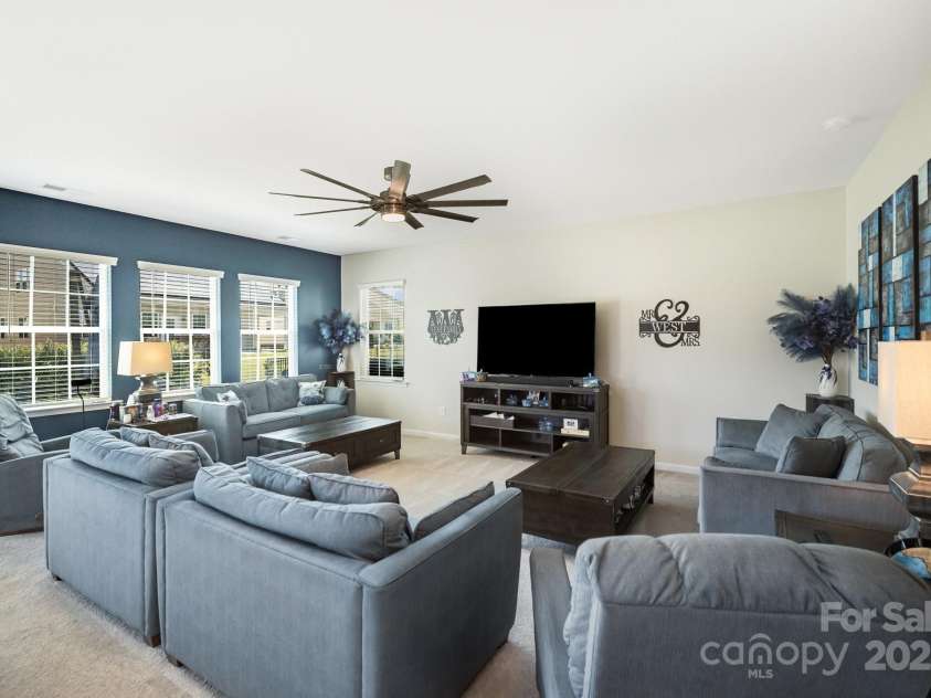 14124 Southbridge Forest Drive, Charlotte, NC 28273.  MLS# CAR4283186, YatesRealty ID 34351. 