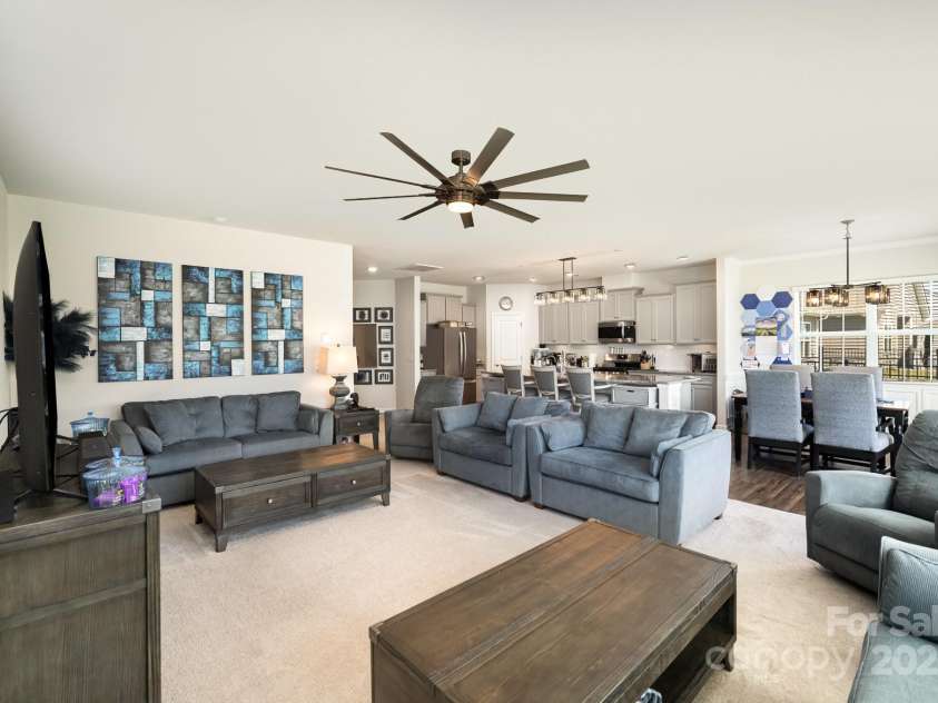 14124 Southbridge Forest Drive, Charlotte, NC 28273.  MLS# CAR4283186, YatesRealty ID 34351. 