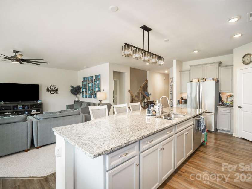 14124 Southbridge Forest Drive, Charlotte, NC 28273.  MLS# CAR4283186, YatesRealty ID 34351. 