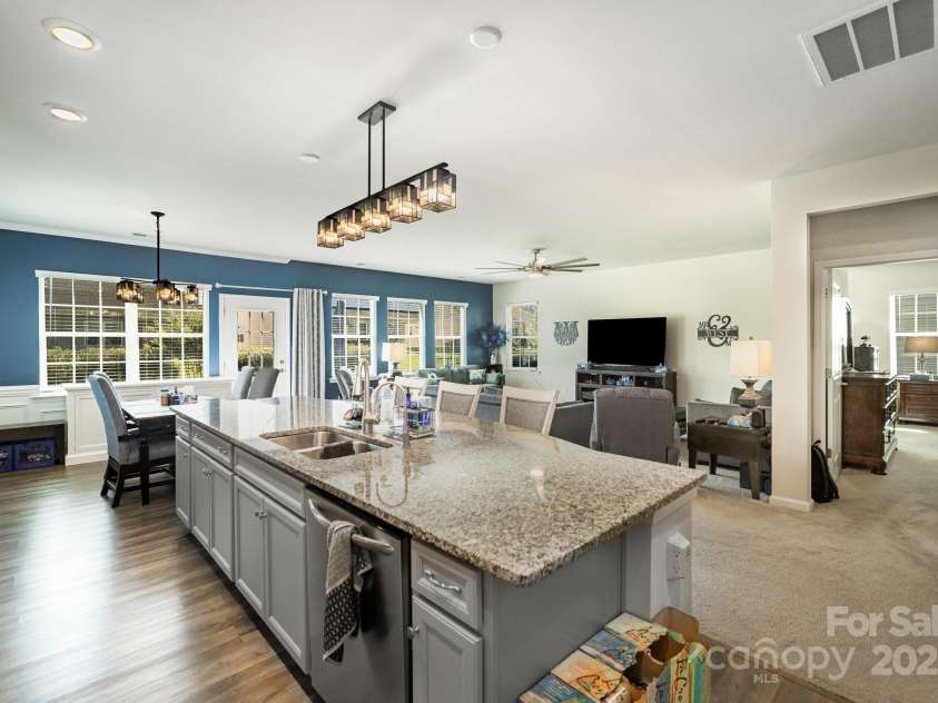 14124 Southbridge Forest Drive, Charlotte, NC 28273.  MLS# CAR4283186, YatesRealty ID 34351. 