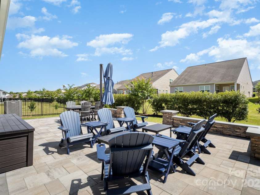 14124 Southbridge Forest Drive, Charlotte, NC 28273.  MLS# CAR4283186, YatesRealty ID 34351. 