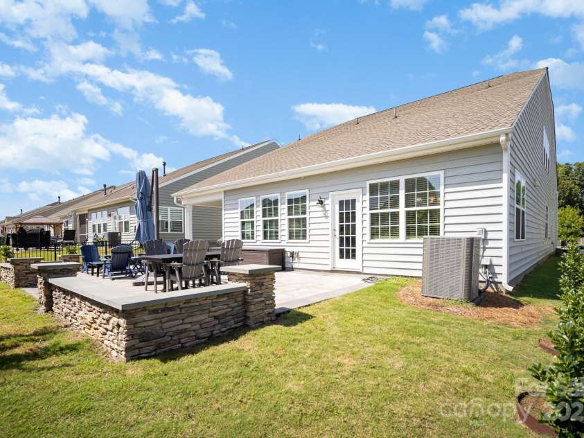 14124 Southbridge Forest Drive, Charlotte, NC 28273.  MLS# CAR4283186, YatesRealty ID 34351. 