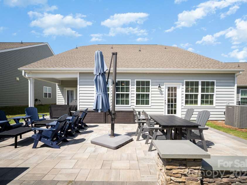 14124 Southbridge Forest Drive, Charlotte, NC 28273.  MLS# CAR4283186, YatesRealty ID 34351. 