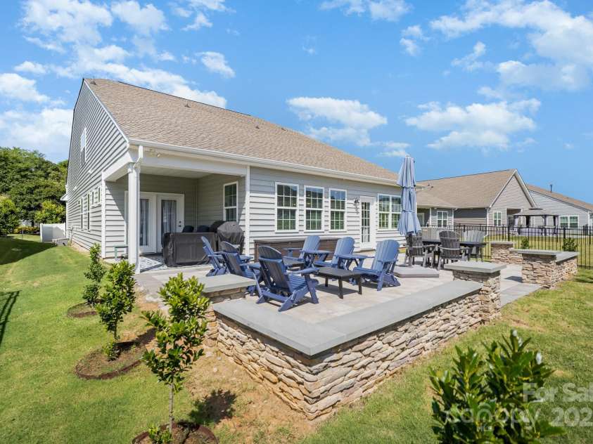 14124 Southbridge Forest Drive, Charlotte, NC 28273.  MLS# CAR4283186, YatesRealty ID 34351. 