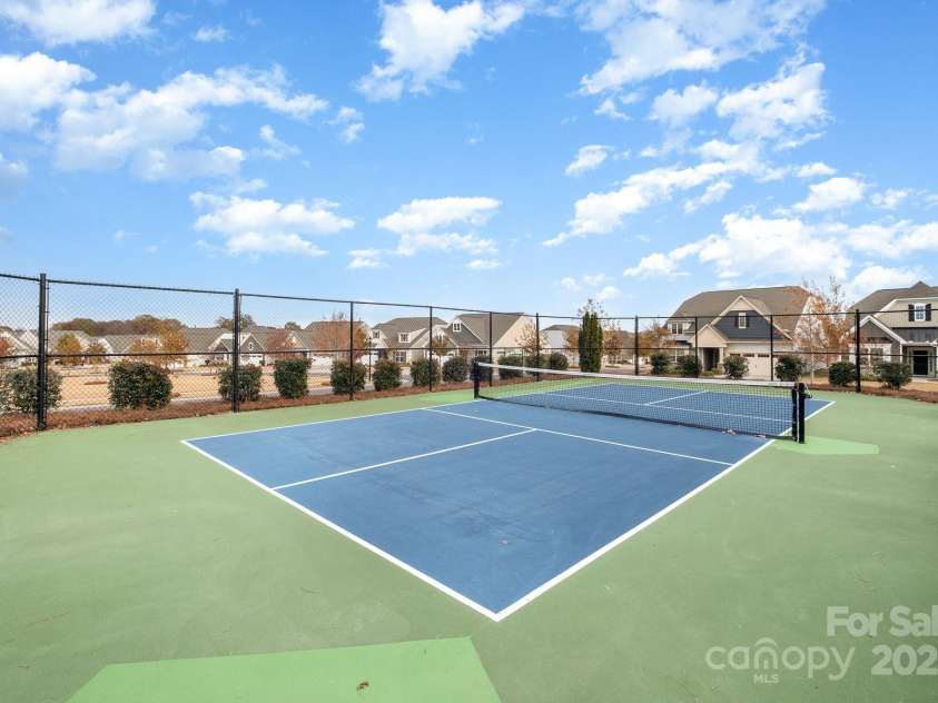 14124 Southbridge Forest Drive, Charlotte, NC 28273.  MLS# CAR4283186, YatesRealty ID 34351. 