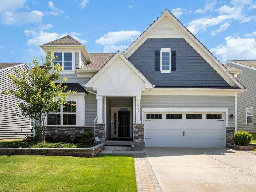 14124 Southbridge Forest Drive, Charlotte, NC 28273.  MLS# CAR4283186, YatesRealty ID 34351. 
