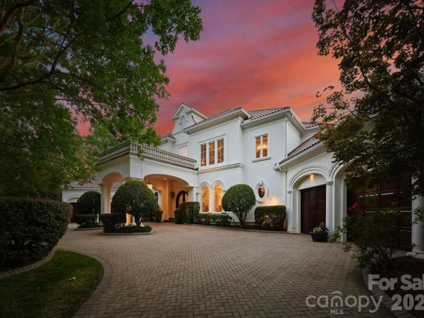 16920 Harbor Master Cove, Cornelius, NC 28031.  MLS# CAR4394741, YatesRealty ID 34351. A trophy estate home exuding privacy and casual elegance