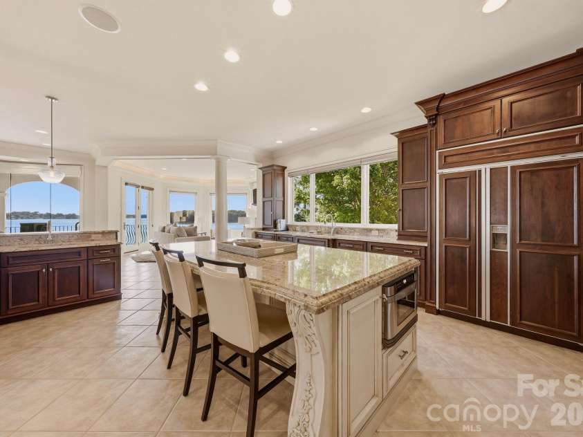 16920 Harbor Master Cove, Cornelius, NC 28031.  MLS# CAR4394741, YatesRealty ID 34351. Chef's Kitchen 