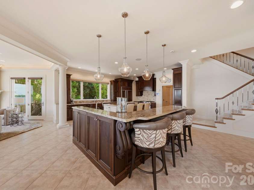16920 Harbor Master Cove, Cornelius, NC 28031.  MLS# CAR4394741, YatesRealty ID 34351. Chef's Kitchen