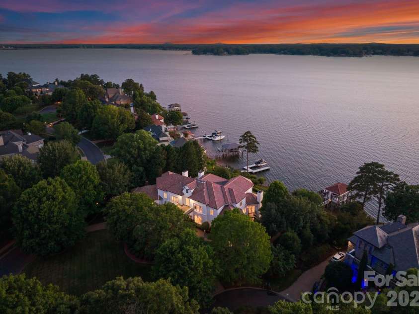16920 Harbor Master Cove, Cornelius, NC 28031.  MLS# CAR4394741, YatesRealty ID 34351. The Peninsula's most expansive and desirable setting