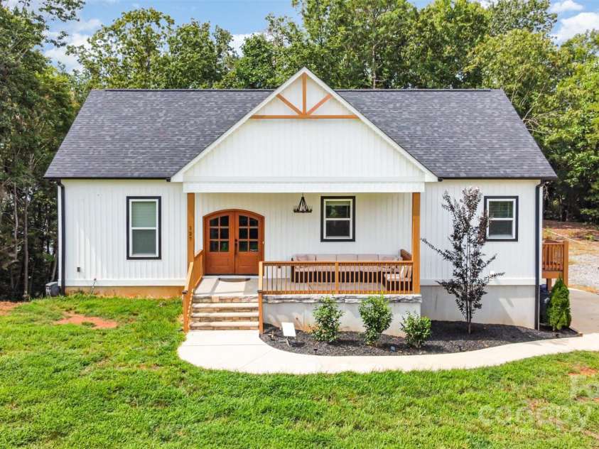 127 Beacon Ridge Drive, Stony Point, NC 28678.  MLS# CAR4293388, YatesRealty ID 34353. 