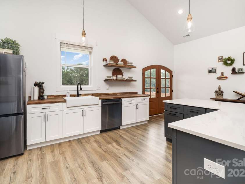 127 Beacon Ridge Drive, Stony Point, NC 28678.  MLS# CAR4293388, YatesRealty ID 34353. 