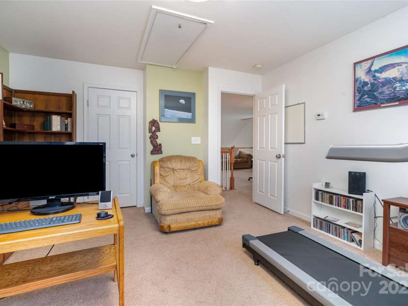 8122 Bridgegate Drive, Huntersville, NC 28078.  MLS# CAR4283553, YatesRealty ID 34354. 