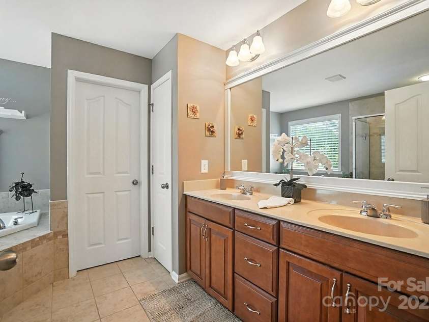 10914 Stone Bunker Drive, Mint Hill, NC 28227.  MLS# CAR4293539, YatesRealty ID 34355. 