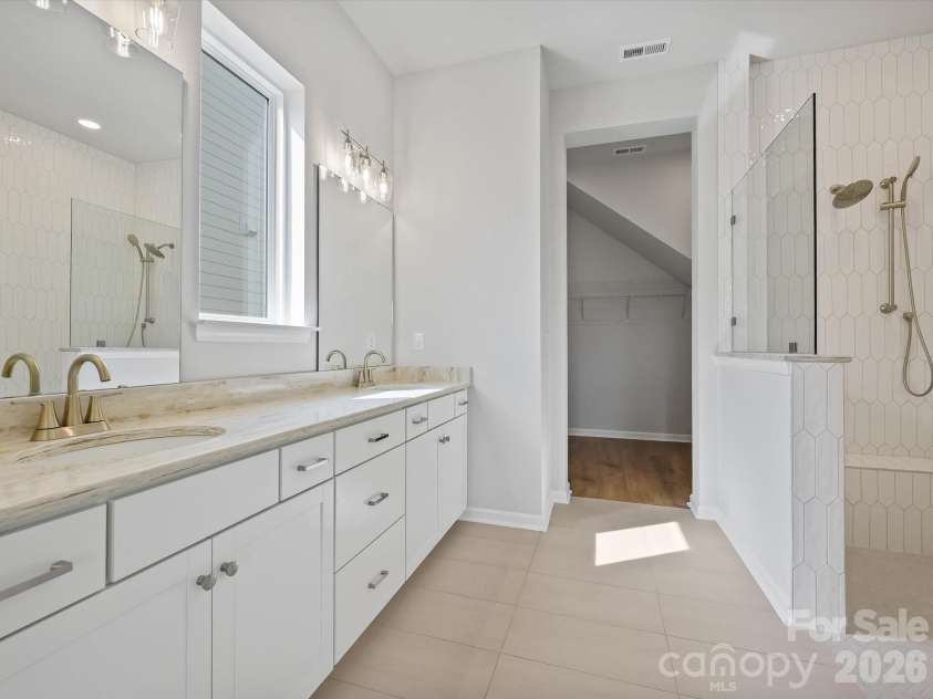 1015 Fen Lane, Waxhaw, NC 28173.  MLS# CAR4373698, YatesRealty ID 34356. 