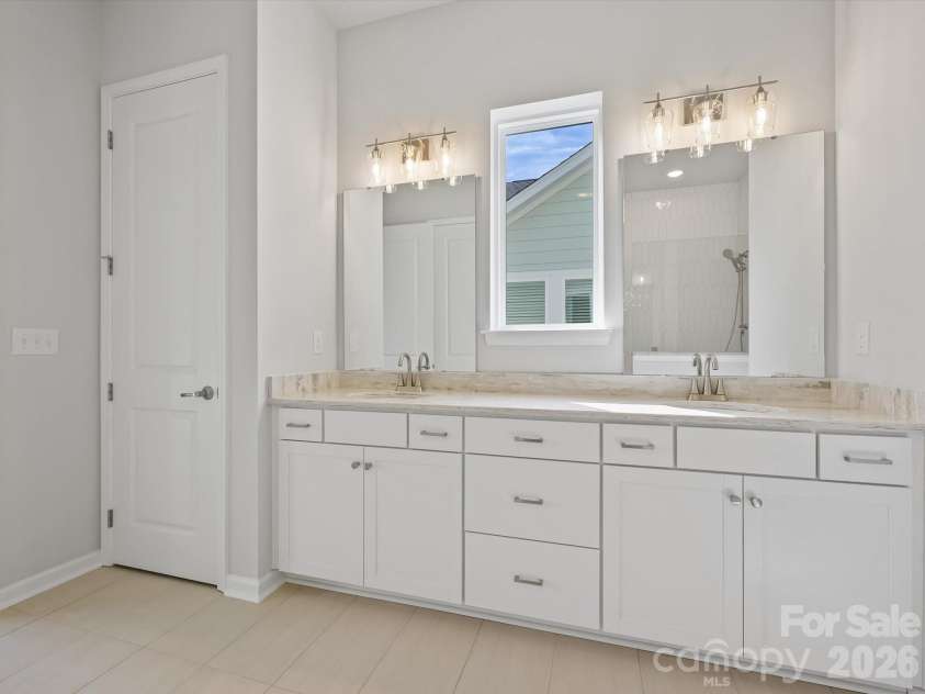 1015 Fen Lane, Waxhaw, NC 28173.  MLS# CAR4373698, YatesRealty ID 34356. 