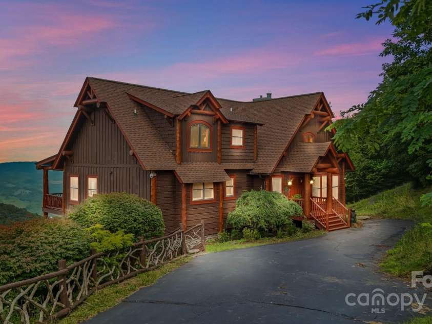 635 Acorn Nvno, Zionville, NC 28698.  MLS# CAR4294026, YatesRealty ID 34356. 