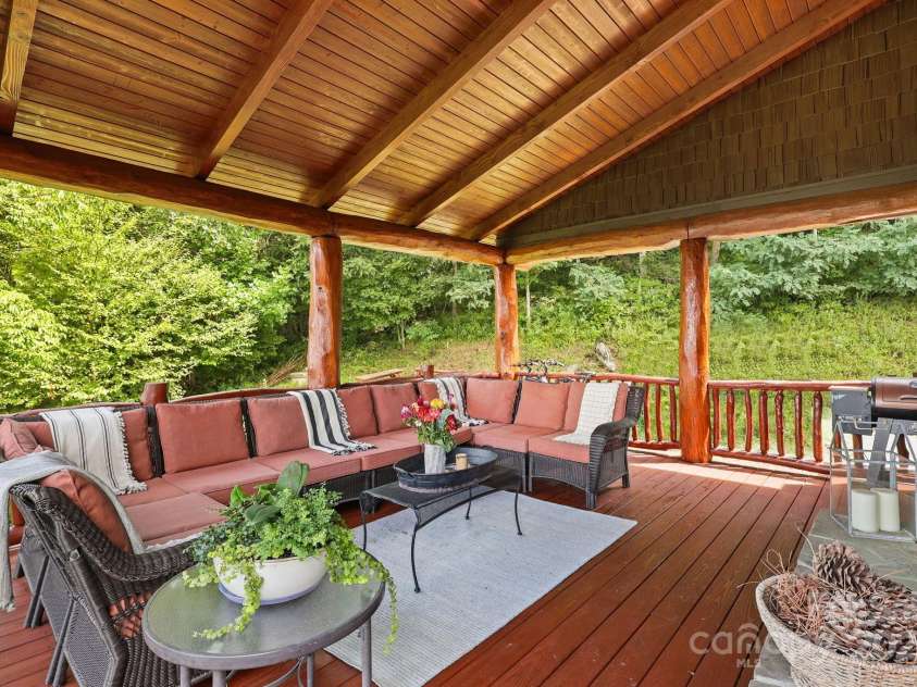 635 Acorn Nvno, Zionville, NC 28698.  MLS# CAR4294026, YatesRealty ID 34356. 