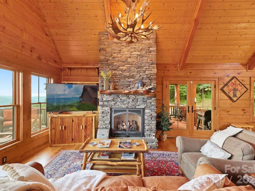 635 Acorn Nvno, Zionville, NC 28698.  MLS# CAR4294026, YatesRealty ID 34356. 