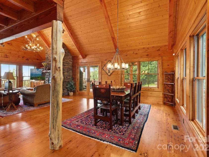 635 Acorn Nvno, Zionville, NC 28698.  MLS# CAR4294026, YatesRealty ID 34356. 