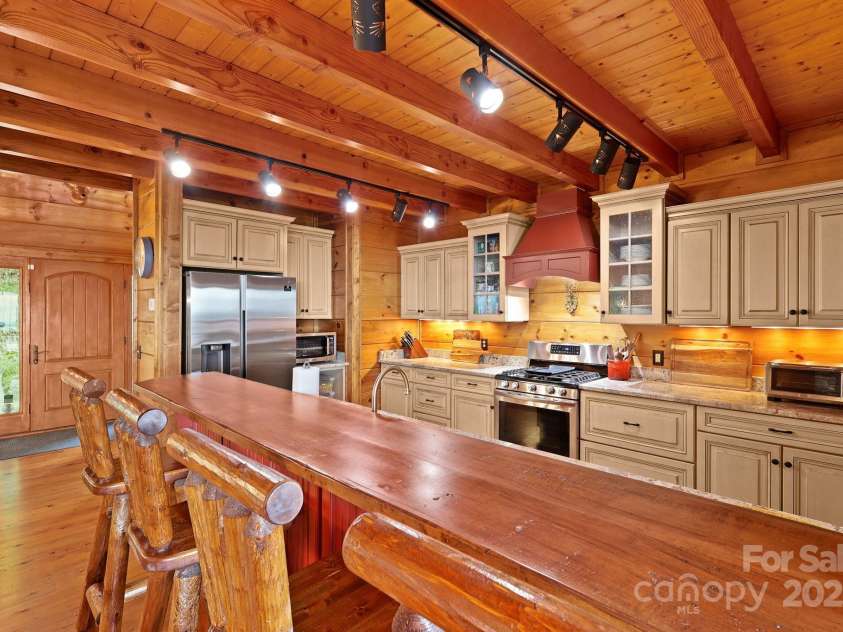 635 Acorn Nvno, Zionville, NC 28698.  MLS# CAR4294026, YatesRealty ID 34356. 