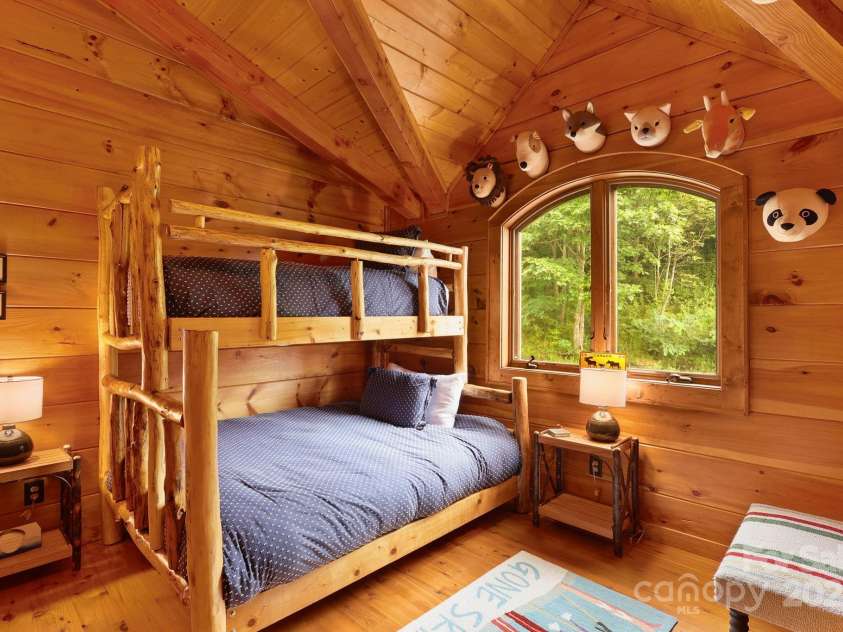 635 Acorn Nvno, Zionville, NC 28698.  MLS# CAR4294026, YatesRealty ID 34356. 