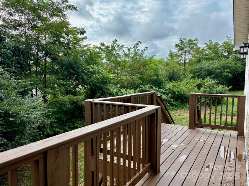 19 Broadview Drive, Asheville, NC 28803.  MLS# CAR4294107, YatesRealty ID 34357. 