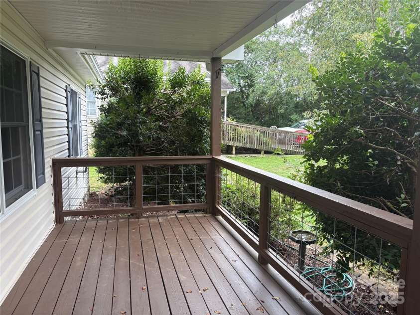 19 Broadview Drive, Asheville, NC 28803.  MLS# CAR4294107, YatesRealty ID 34357. 