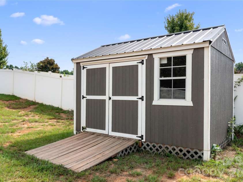 3501 Delaware Drive, Denver, NC 28037.  MLS# CAR4393493, YatesRealty ID 34357. 
